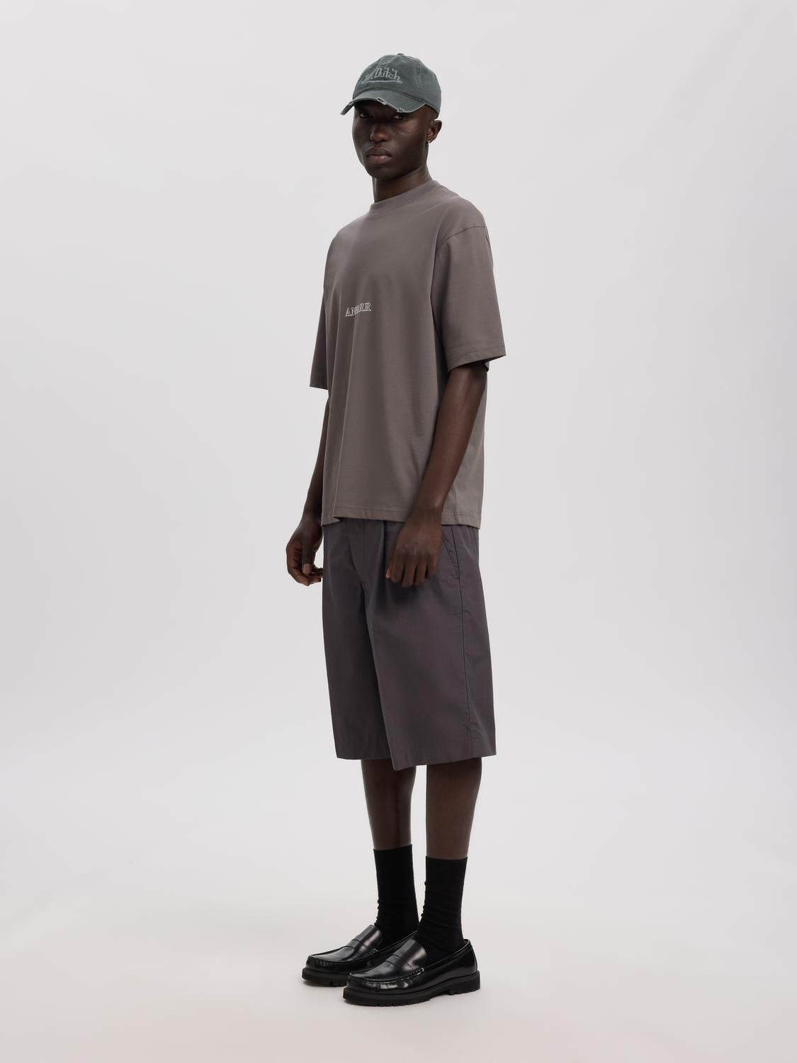 model_shot-creative